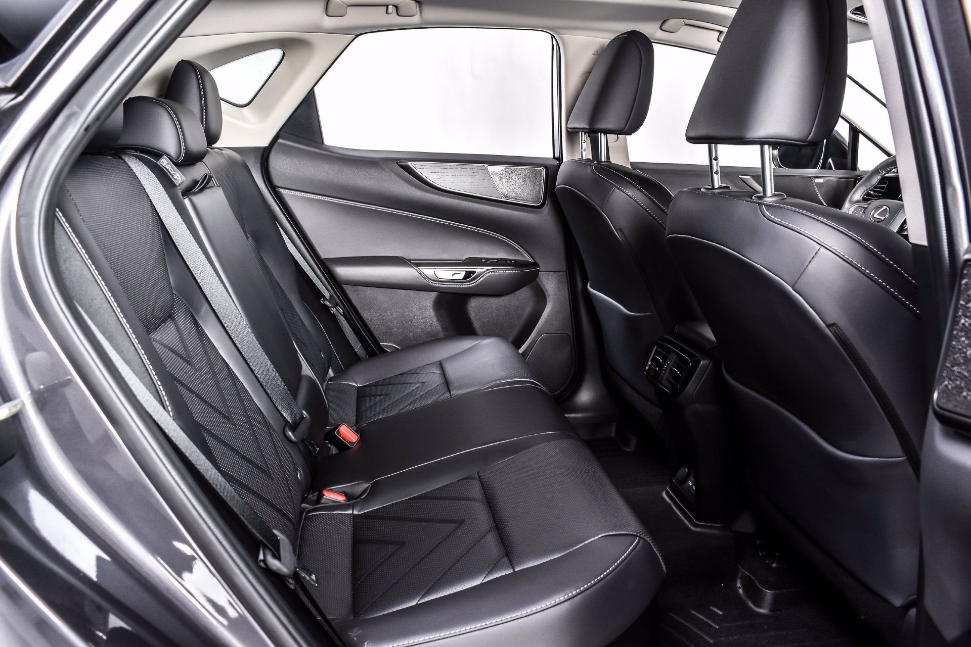 Used 2025 Lexus NX 450h+ AWD w/ Towing Package (2000 Lbs) image 21
