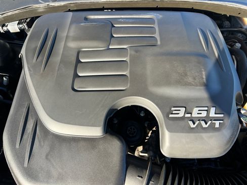 Used 2018 Dodge Charger SXT image 33