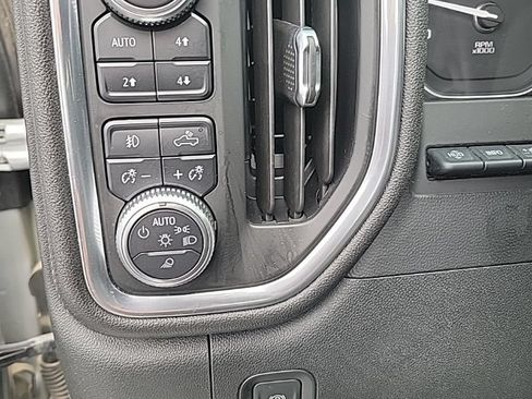 Used 2020 GMC Sierra 2500 Denali w/ Denali Ultimate Package AWD/4WD image 11