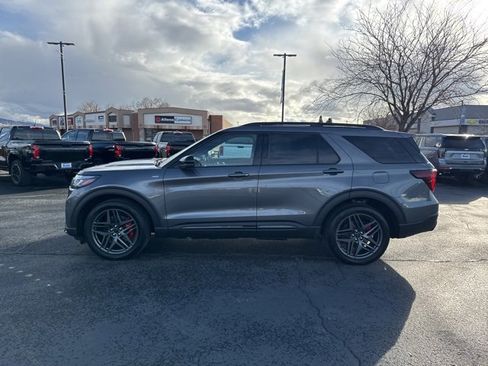 Used 2025 Ford Explorer ST-Line w/ Premium Package image 4