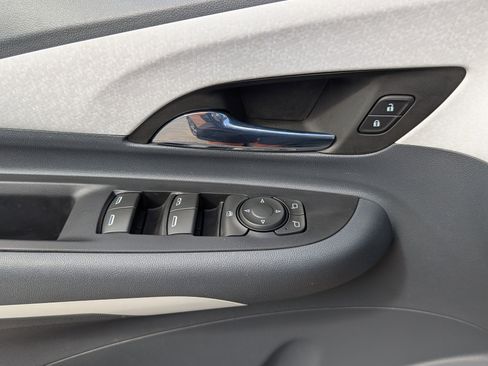Used 2017 Chevrolet Bolt Premier w/ Driver Confidence II Package FWD image 15