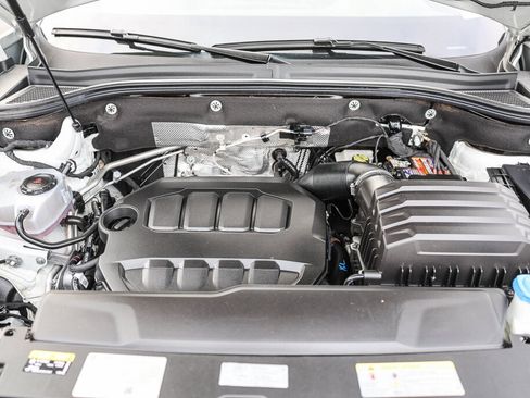 Used 2024 Volkswagen Atlas Cross Sport SE FWD image 15