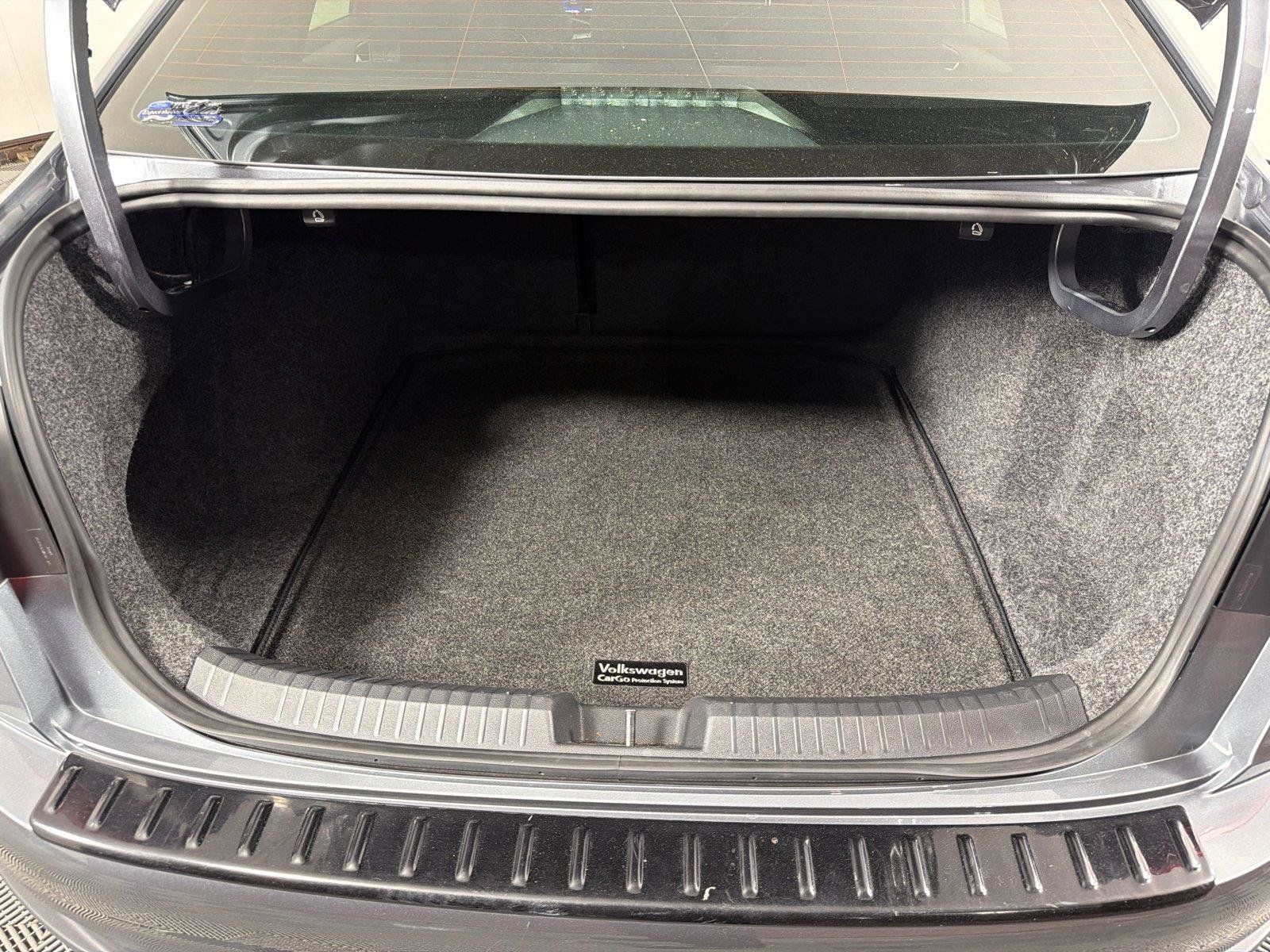 Used 2025 Volkswagen Jetta Sport FWD image 18