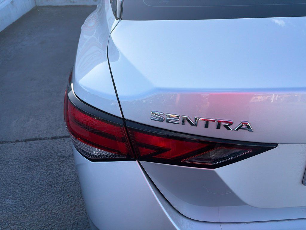 Certified 2023 Nissan Sentra S FWD image 9