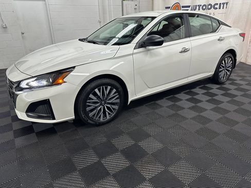 Used 2025 Nissan Altima 2.5 SV AWD/4WD image 5