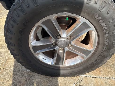 Used 2015 Jeep Wrangler Sport w/ Connectivity Group image 9