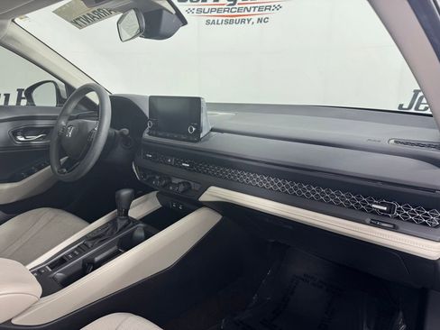 Used 2024 Honda Accord EX image 37