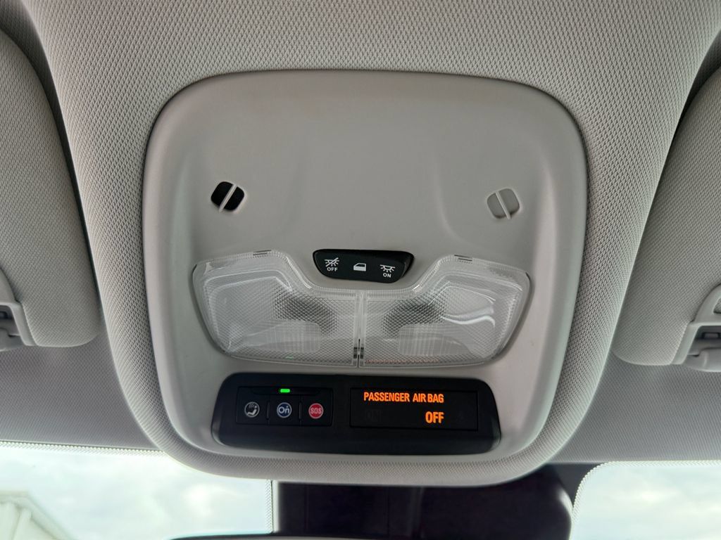 Used 2025 Chevrolet TrailBlazer LT AWD/4WD image 18