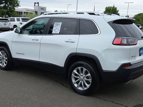 Used 2019 Jeep Cherokee Latitude w/ Cold Weather Group AWD/4WD image 6