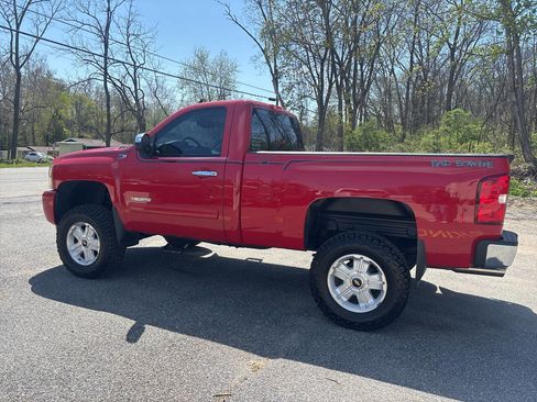 Used 2011 Chevrolet Silverado 1500 LT w/ Interior Plus Package AWD/4WD image 17