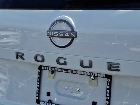 Used 2025 Nissan Rogue S FWD image 34