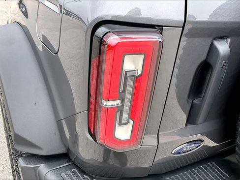 Used 2023 Ford Bronco Badlands w/ Sasquatch Package AWD/4WD image 28