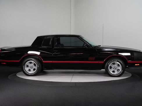 Used 1988 Chevrolet Monte Carlo SS RWD image 8