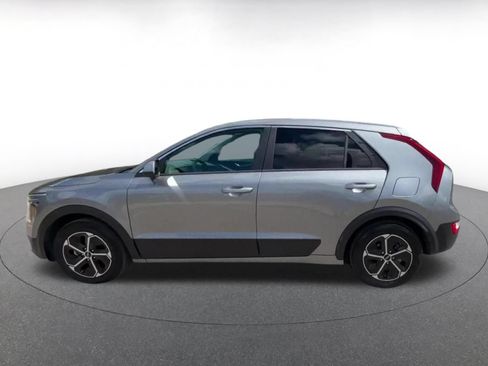 Used 2026 Kia Niro LX FWD image 9