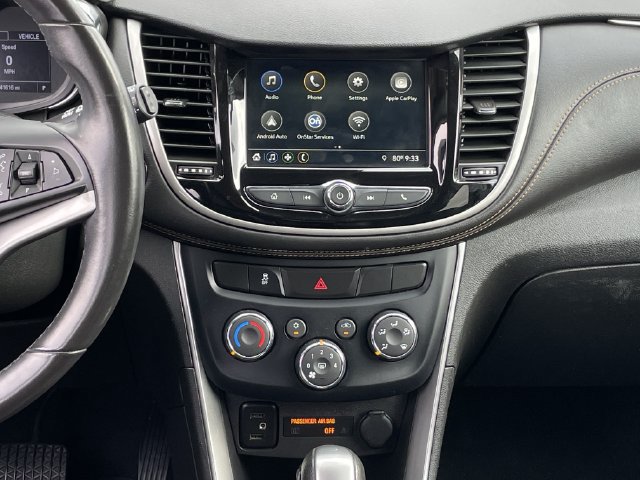 Used 2019 Chevrolet Trax LT w/ LT Convenience Package FWD image 16