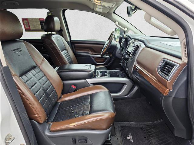 Used 2018 Nissan Titan Platinum Reserve w/ Platinum Utility Package AWD/4WD image 11