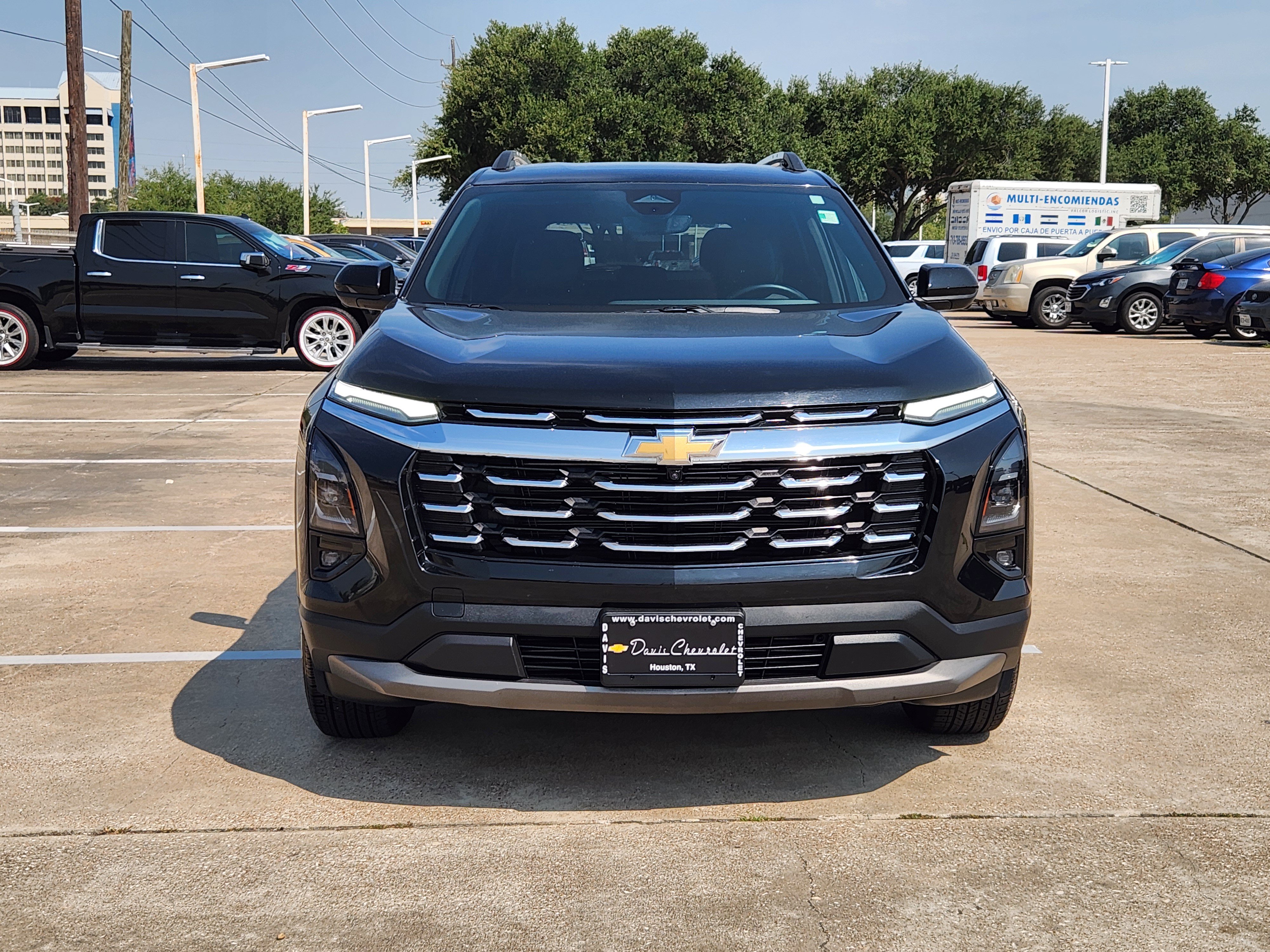 Used 2025 Chevrolet Equinox LT w/ Convenience Package II FWD image 3