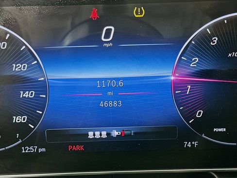Used 2023 Mercedes-Benz GLC 300 4MATIC image 13