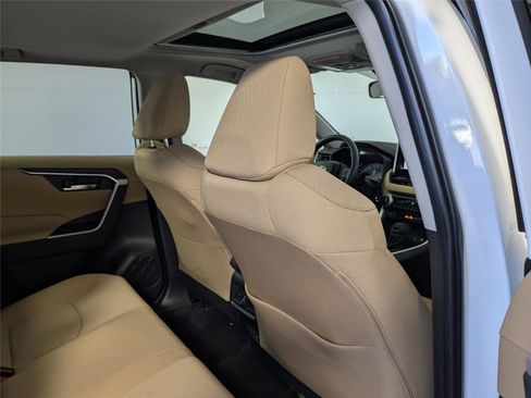 Used 2025 Toyota RAV4 XLE image 24