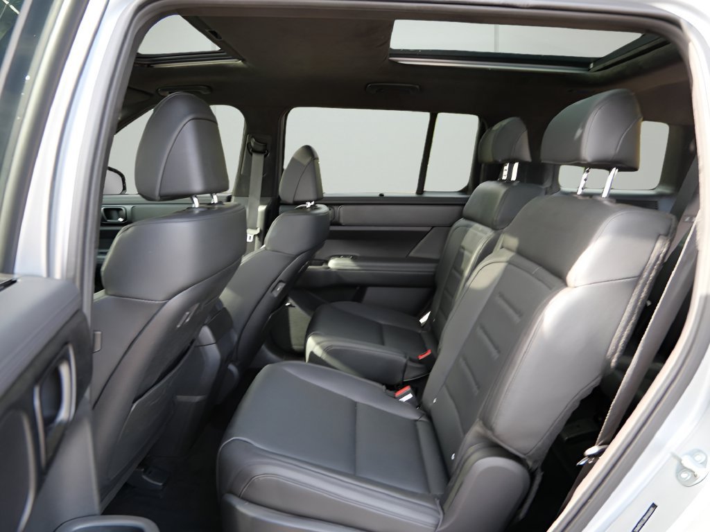 Used 2024 Hyundai Santa Fe Calligraphy FWD image 11