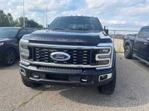 Used 2024 Ford F450 Platinum w/ FX4 Off-Road Package AWD/4WD image 4
