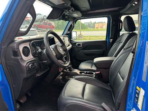Used 2026 Jeep Wrangler Unlimited Sport AWD/4WD image 9
