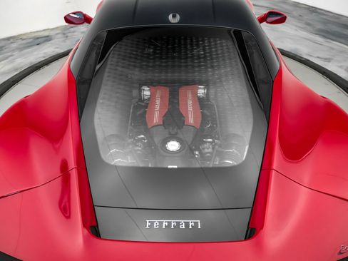 Used 2017 Ferrari 488 GTB RWD image 17