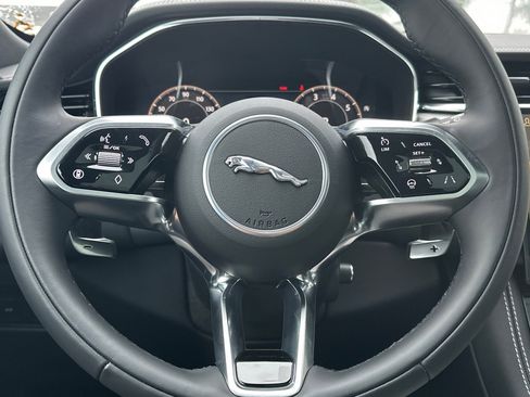New 2025 Jaguar F-PACE R-Dynamic S image 17