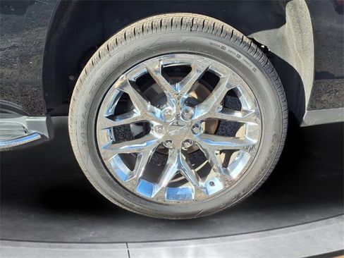 Used 2018 GMC Yukon SLT w/ Premium Edition image 19