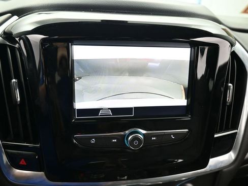 Used 2020 Chevrolet Traverse LT FWD image 21