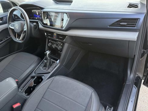 Used 2024 Volkswagen Taos SE image 10