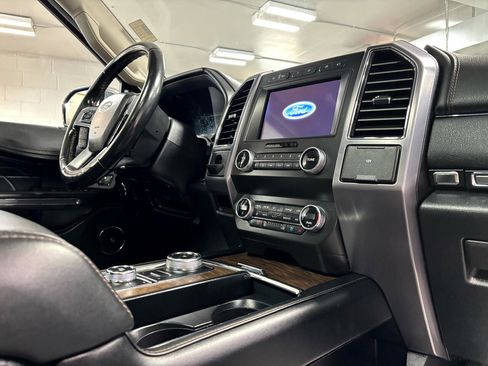 Used 2019 Ford Expedition Platinum image 15