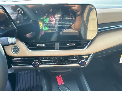 New 2026 Chevrolet Equinox ACTIV w/ Convenience Package III FWD image 30
