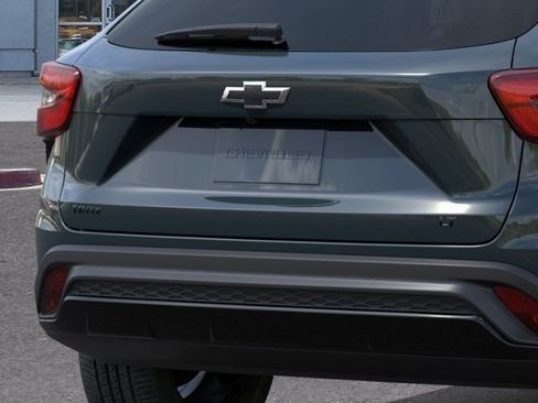 New 2026 Chevrolet Trax LT w/ Midnight Edition FWD image 39