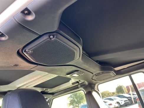 Used 2018 Jeep Wrangler Unlimited Rubicon image 10