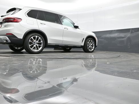 Used 2023 BMW X5 xDrive40i w/ Premium Package image 38