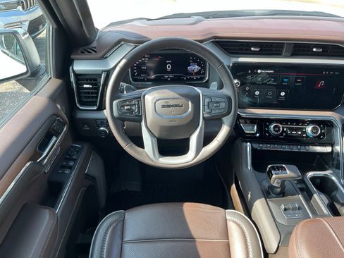 Used 2024 GMC Sierra 1500 Denali w/ Denali Reserve Package AWD/4WD image 11