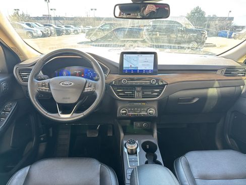 Used 2020 Ford Escape Titanium image 33