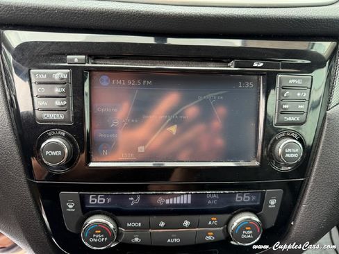 Used 2015 Nissan Rogue SL AWD/4WD image 25