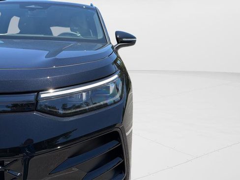 New 2026 Volkswagen Tiguan SE R-Line FWD image 34