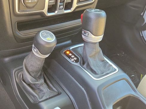 Used 2021 Jeep Wrangler Unlimited Sport AWD/4WD image 29