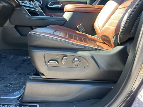 Used 2024 GMC Sierra 2500 Denali Ultimate image 17