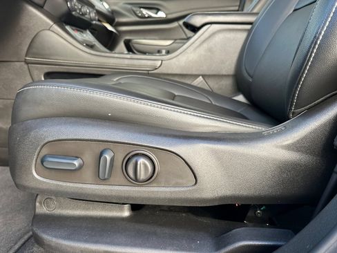 Used 2022 GMC Acadia SLT FWD image 14