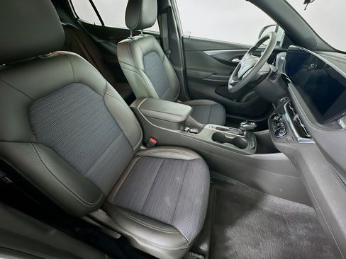 Used 2025 Buick Envista Preferred image 28