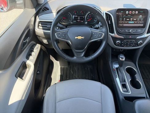Used 2018 Chevrolet Equinox Premier FWD image 12
