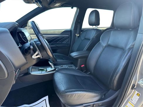 Used 2021 Mitsubishi Outlander SEL AWD/4WD image 16