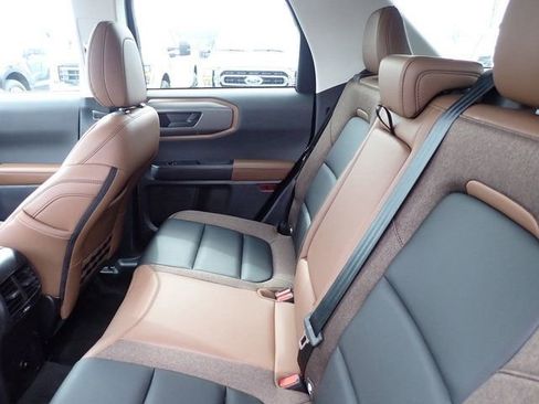 Certified 2025 Ford Bronco Sport Outer Banks w/ Outer Banks Tech Package+ AWD/4WD image 18