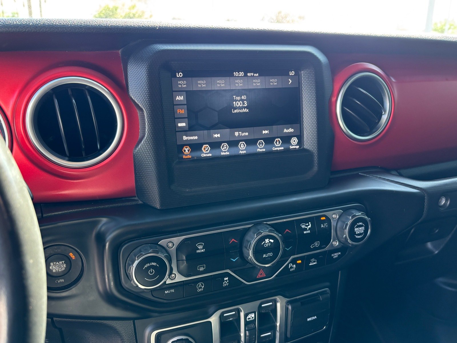 Used 2020 Jeep Gladiator Rubicon w/ Safety Group AWD/4WD image 14