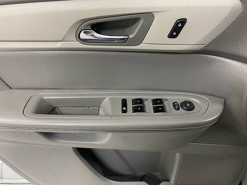 Used 2017 Chevrolet Traverse LS image 9