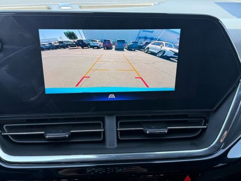 Used 2025 Chevrolet Trax RS w/ Sunroof Package image 23